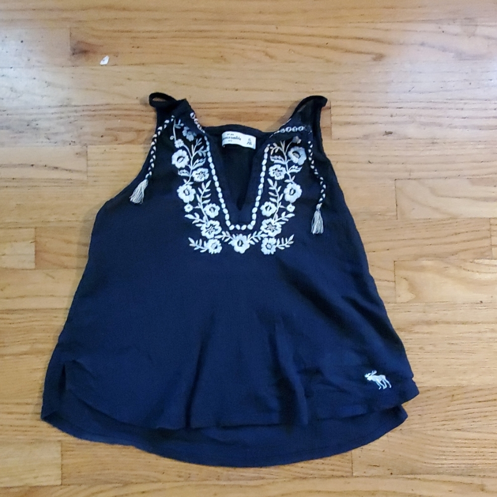 Abercrombie navy blue top